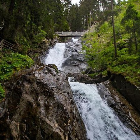 Camping Bella Austria Sankt Peter am Kammersberg Esterno foto